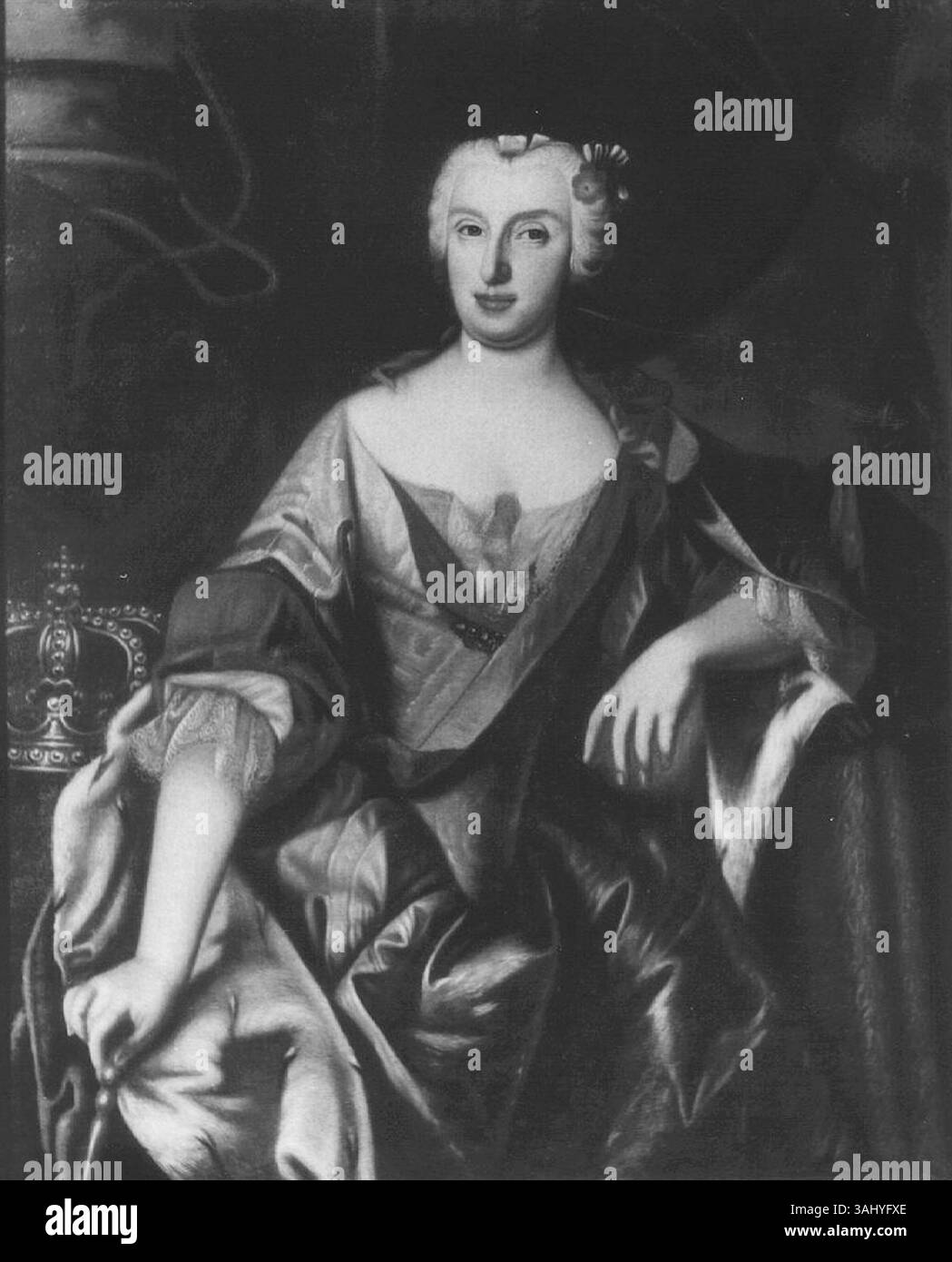 Ritratto dell'imperatrice Maria Teresa d'Austria, dipinto nel XVIII secolo. Il dipinto la mostra in abiti blu, rossi e bianchi, con uno scettro nella mano destra e la corona imperiale accanto a lei. Il dipinto è esposto al Palazzo del Monte di Pietà. Foto Stock