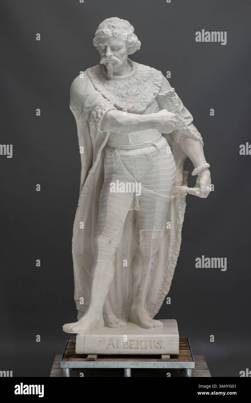 La statua in marmo di Alberto Achille, Elettore di Brandeburgo, del 1685 di Bartolomeo Eggers, è una rappresentazione della figura influente nella storia Brandeburgo-prussiana, che mostra tecniche scultoree barocche. Foto Stock