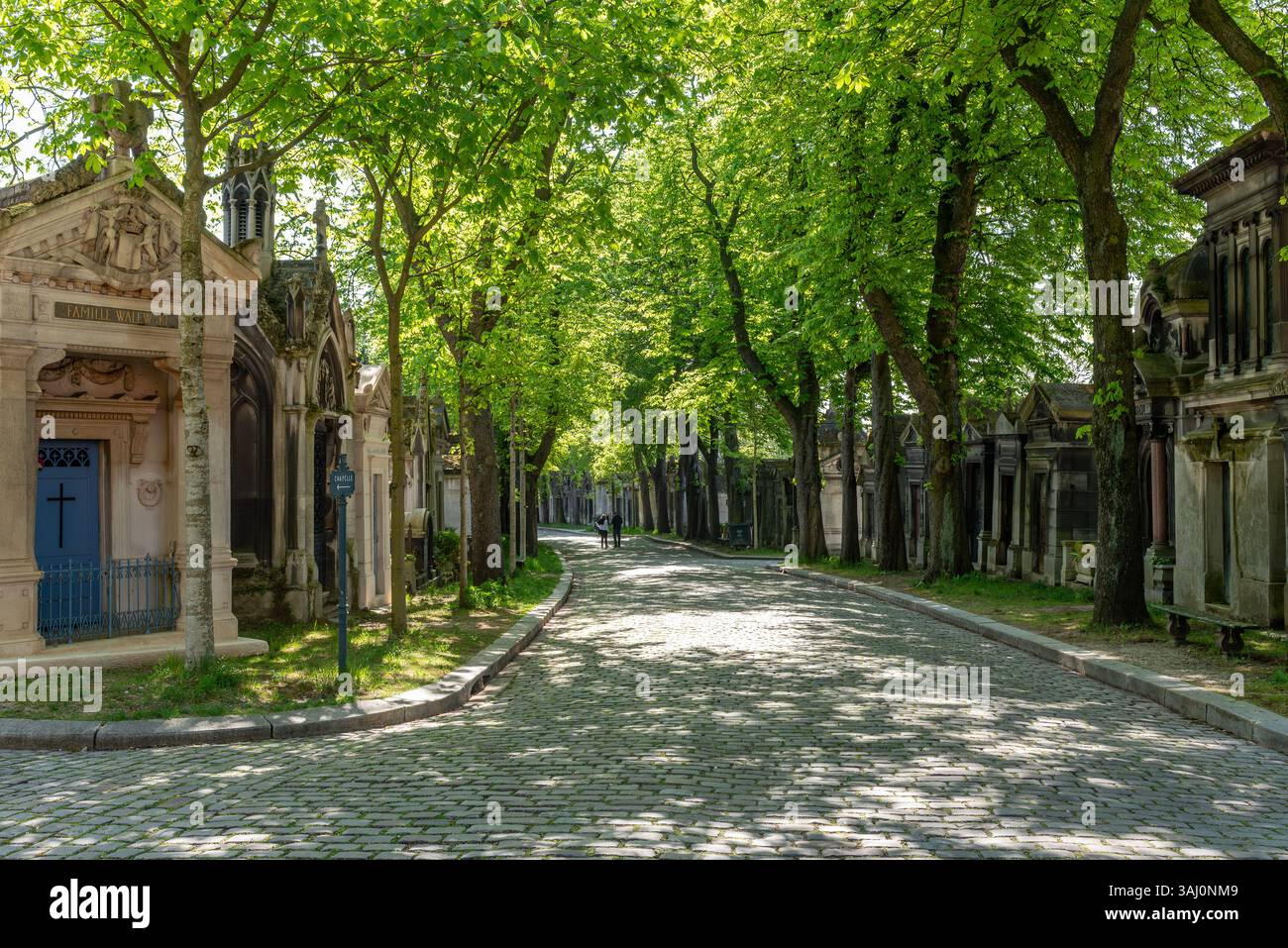 Cimitero di Père Lachaise nel ventesimo arrondissement di Parigi. Il luogo di riposo di molte persone famose, tra cui Chopin, Jim Morrison, Oscar Wilde e. Foto Stock