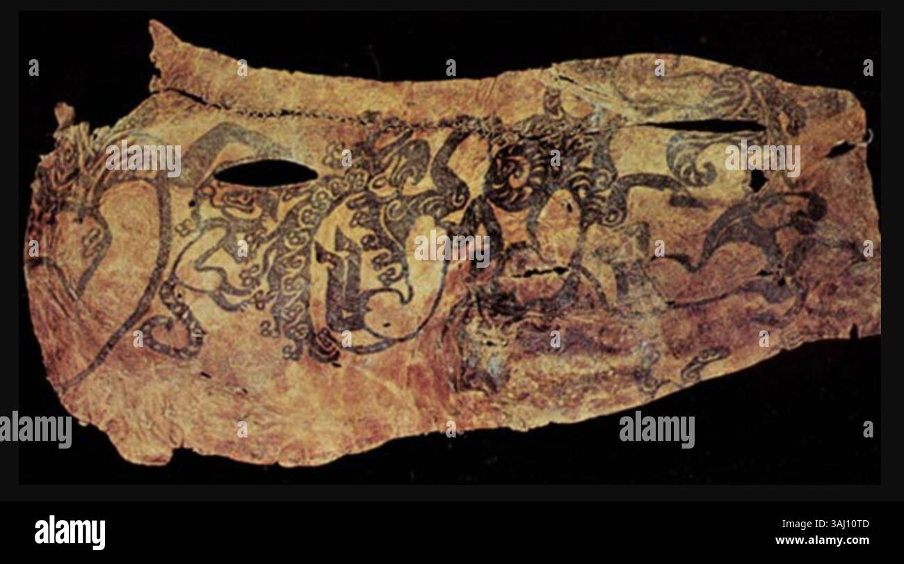 Un disegno del tatuaggio del IV secolo a.C. della cultura di Pazyryk, caratterizzato da simboli zoomorfi, riflette le antiche pratiche artistiche dell'Asia centrale. Foto Stock