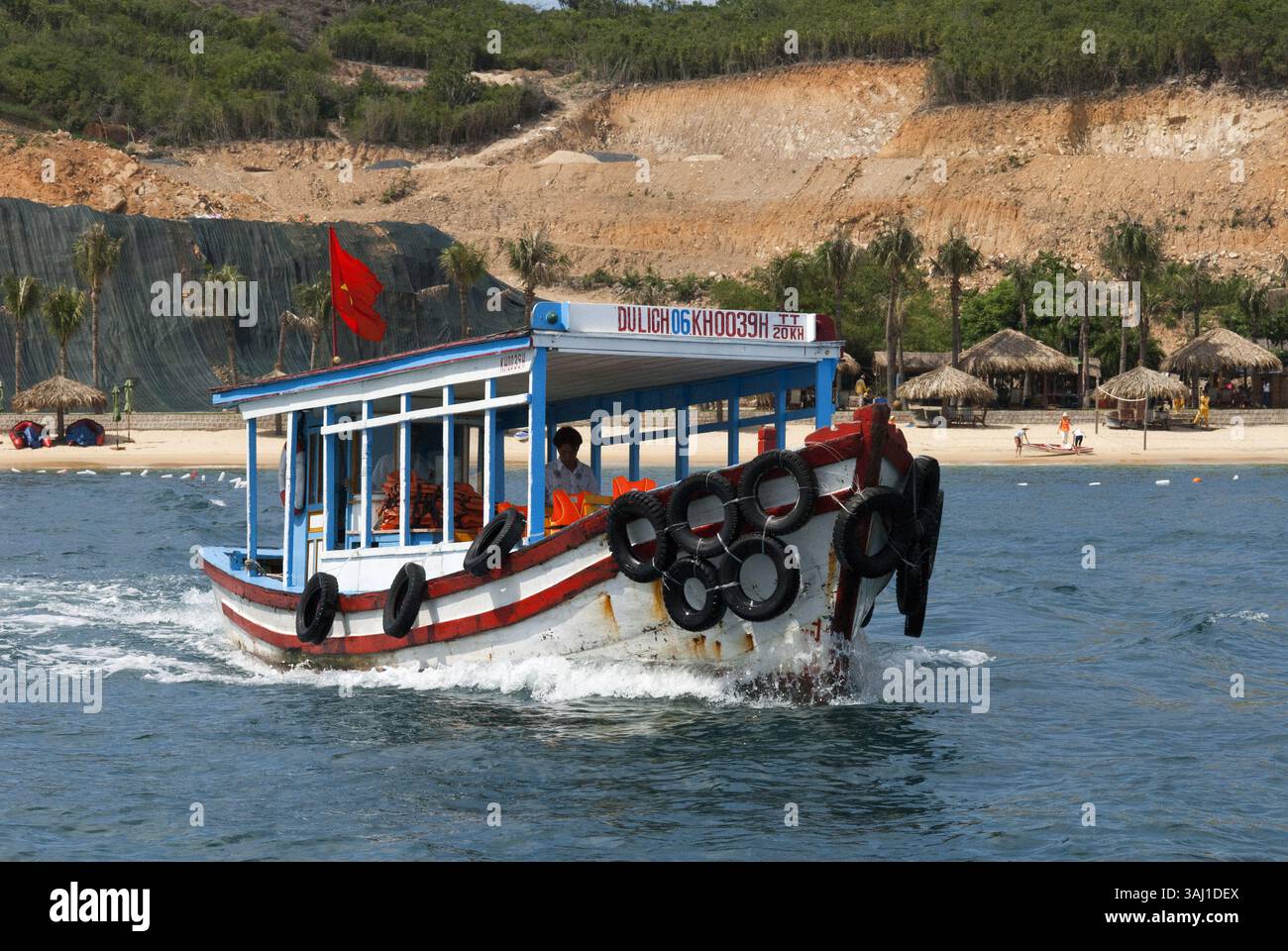 11 agosto 2007 - Vietnam - gita in barca per visitare le isole vicino a Nha Trang. Attività acquatiche sull'isola di Bamboo. (Immagine di credito: © Sergi Reboredo via ZUMA Wire) Foto Stock