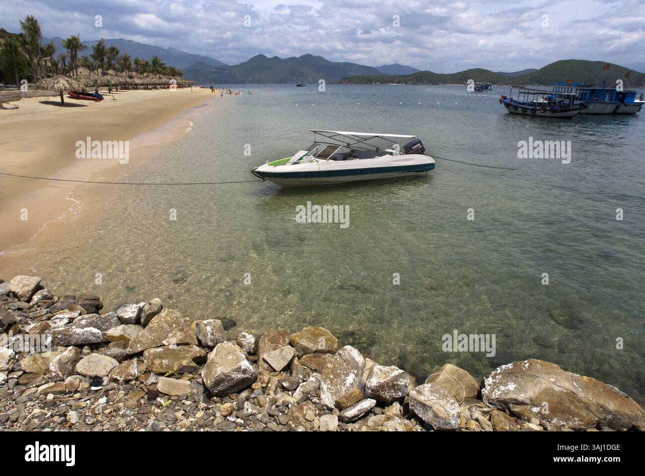 11 agosto 2007 - Vietnam - gita in barca per visitare le isole vicino a Nha Trang. Attività acquatiche sull'isola di Bamboo. (Immagine di credito: © Sergi Reboredo via ZUMA Wire) Foto Stock