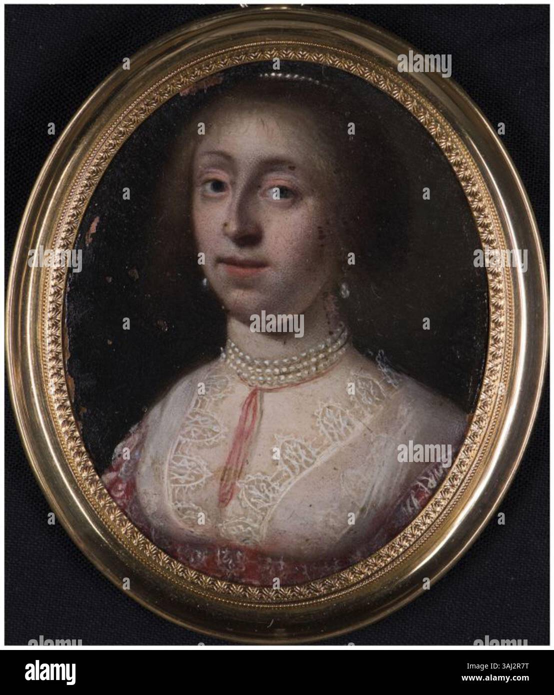 Questo ritratto in miniatura del XVII secolo raffigura Tjets Tjaertsdr. Van Holdinga, realizzato in olio su rame. L'opera d'arte è un bell'esempio di ritratti olandesi in miniatura dei primi anni '1600 Foto Stock Questo ritratto in miniatura del XVII secolo raffigura Tjets Tjaertsdr. Van Holdinga, realizzato in olio su rame. L'opera d'arte è un bell'esempio di ritratti olandesi in miniatura dei primi anni '1600 Foto Stock