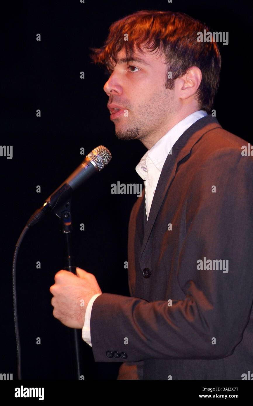 10 aprile 2005 - Cleveland, OHIO, Stati Uniti - 10 aprile 2005; Cleveland, OH, Stati Uniti; il cantante / Turntablist / rapper, RICHARD TERFRY alias BUCK 65 si esibisce durante una tappa del tour di apertura per le Dresden Dolls tenutasi alla House of Blues. Credito obbligatorio: Foto di Jason Nelson/AdMedia. (Â©) Copyright 2005 di Jason Nelson (immagine di credito: © Jason Nelson/AdMedia via ZUMA Wire) Foto Stock