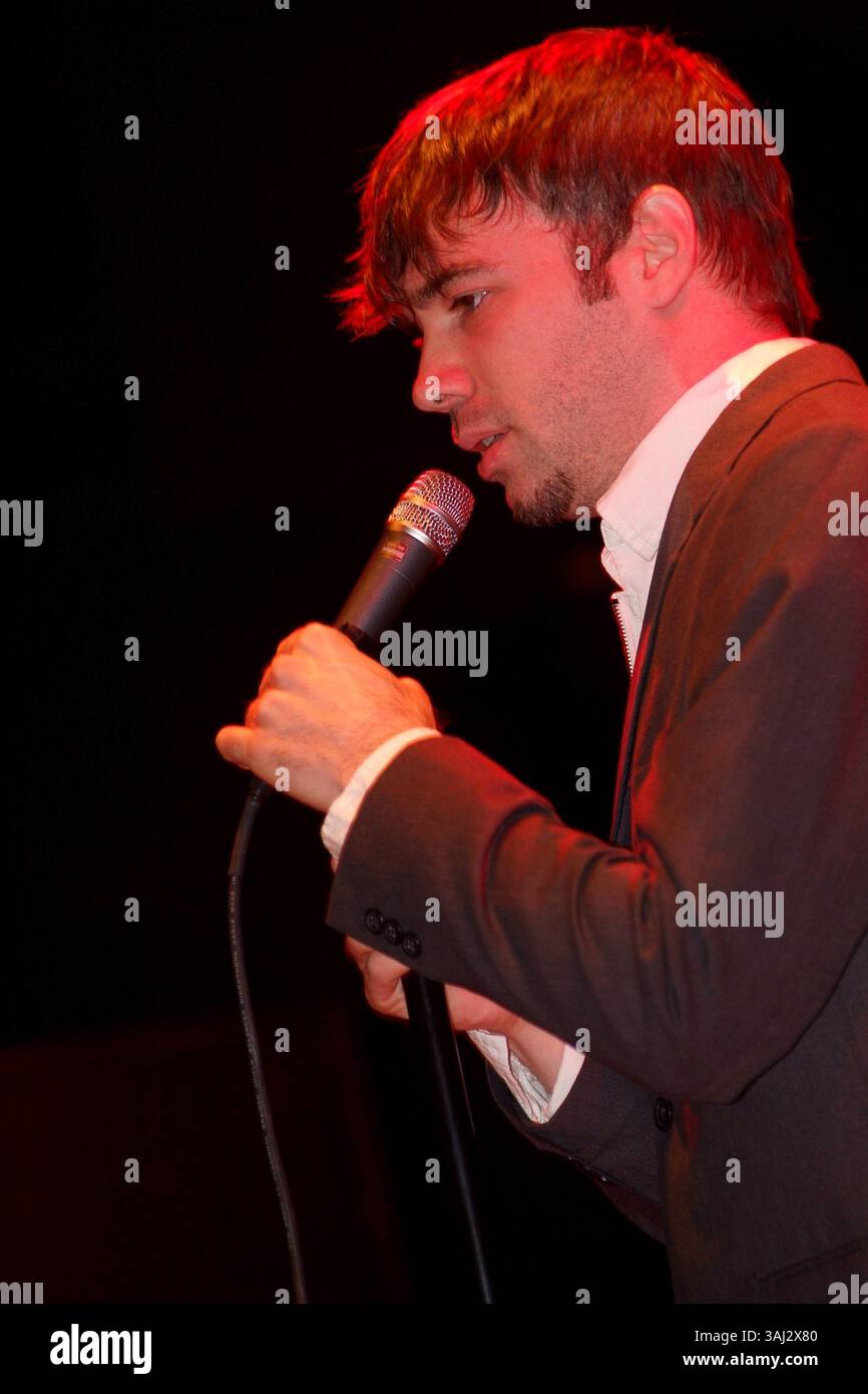 10 aprile 2005 - Cleveland, OHIO, Stati Uniti - 10 aprile 2005; Cleveland, OH, Stati Uniti; il cantante / Turntablist / rapper, RICHARD TERFRY alias BUCK 65 si esibisce durante una tappa del tour di apertura per le Dresden Dolls tenutasi alla House of Blues. Credito obbligatorio: Foto di Jason Nelson/AdMedia. (Â©) Copyright 2005 di Jason Nelson (immagine di credito: © Jason Nelson/AdMedia via ZUMA Wire) Foto Stock