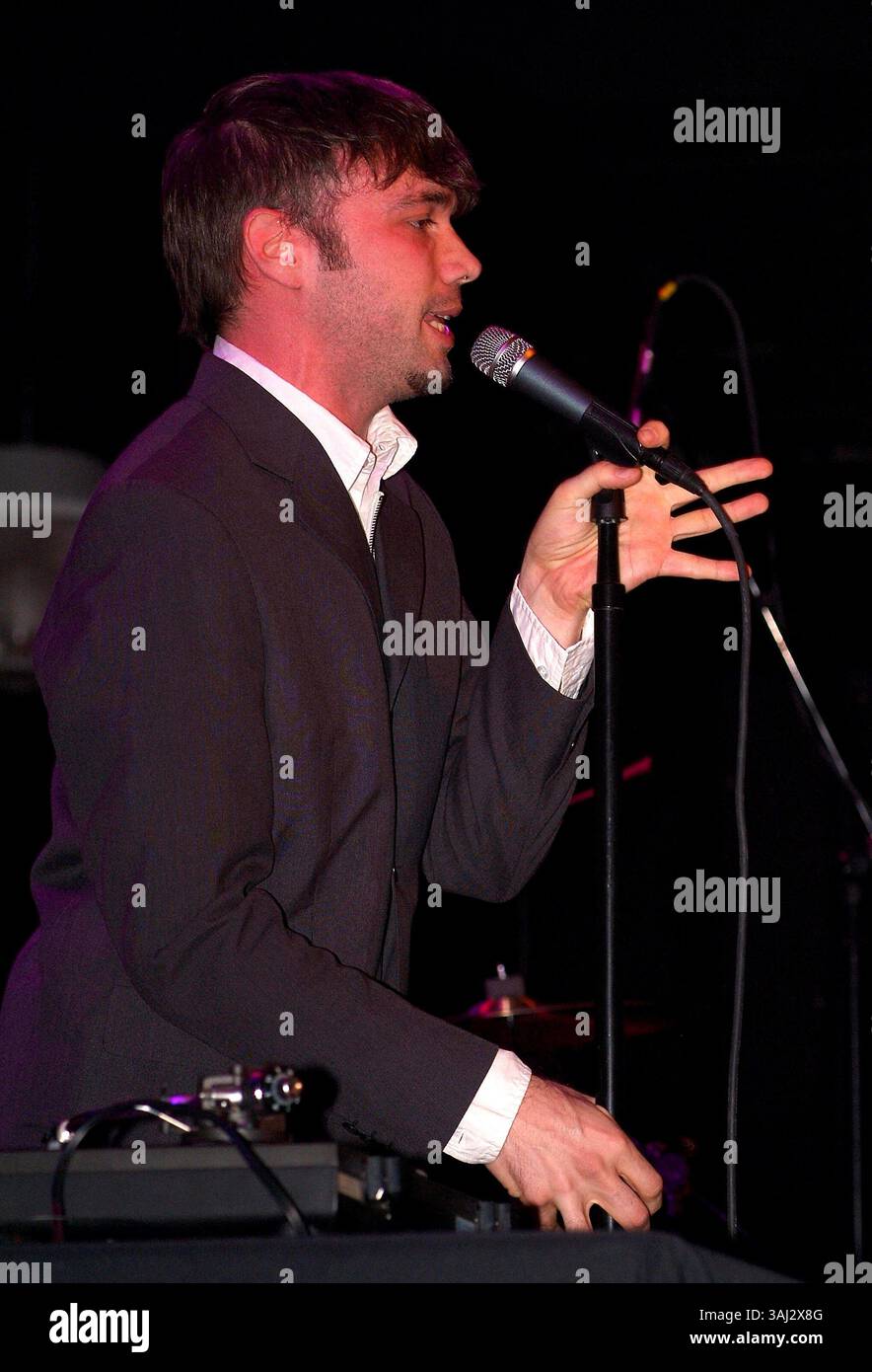 10 aprile 2005 - Cleveland, OHIO, Stati Uniti - 10 aprile 2005; Cleveland, OH, Stati Uniti; il cantante / Turntablist / rapper, RICHARD TERFRY alias BUCK 65 si esibisce durante una tappa del tour di apertura per le Dresden Dolls tenutasi alla House of Blues. Credito obbligatorio: Foto di Jason Nelson/AdMedia. (Â©) Copyright 2005 di Jason Nelson (immagine di credito: © Jason Nelson/AdMedia via ZUMA Wire) Foto Stock