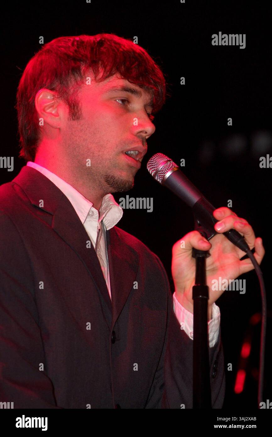 10 aprile 2005 - Cleveland, OHIO, Stati Uniti - 10 aprile 2005; Cleveland, OH, Stati Uniti; il cantante / Turntablist / rapper, RICHARD TERFRY alias BUCK 65 si esibisce durante una tappa del tour di apertura per le Dresden Dolls tenutasi alla House of Blues. Credito obbligatorio: Foto di Jason Nelson/AdMedia. (Â©) Copyright 2005 di Jason Nelson (immagine di credito: © Jason Nelson/AdMedia via ZUMA Wire) Foto Stock