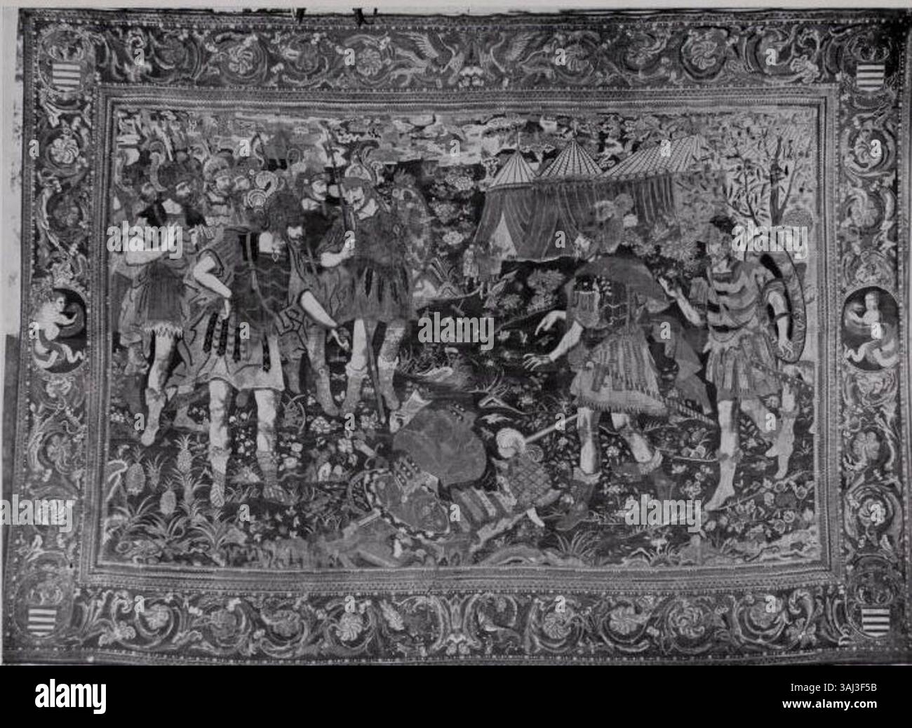 "AJAX e Ulisse contestando" è un arazzo o ricamo, probabilmente della prima metà del XVII secolo, caratterizzato da seta, pigmenti e pittura tessile. Descrive una discussione mitologica tra Ajax e Ulisse. Foto Stock