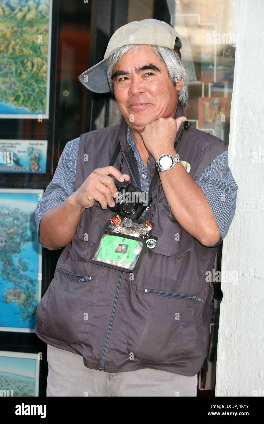 10 novembre 2006 - Hollywood, CA, Stati Uniti - 10 novembre 2006 - Hollywood, California. Huynh Cong ''Nick'' Ut, fotografo vincitore del Premio Pulitzer. Annette Bening è stata premiata con la stella sulla Hollywood Walk of Fame. Credito fotografico: Byron Purvis/AdMedia Foto Stock