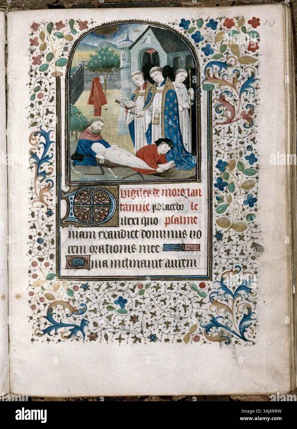 Questo manoscritto miniato *Livre d'heures Ã l'usage de BesanÃ§on* del 1450 presenta intricate illustrazioni religiose per l'ufficio dei morti. Si tratta di un'opera d'arte medievale del Maestro del Messale di Troyes, ospitata all'Alcazar di Marsiglia. Foto Stock