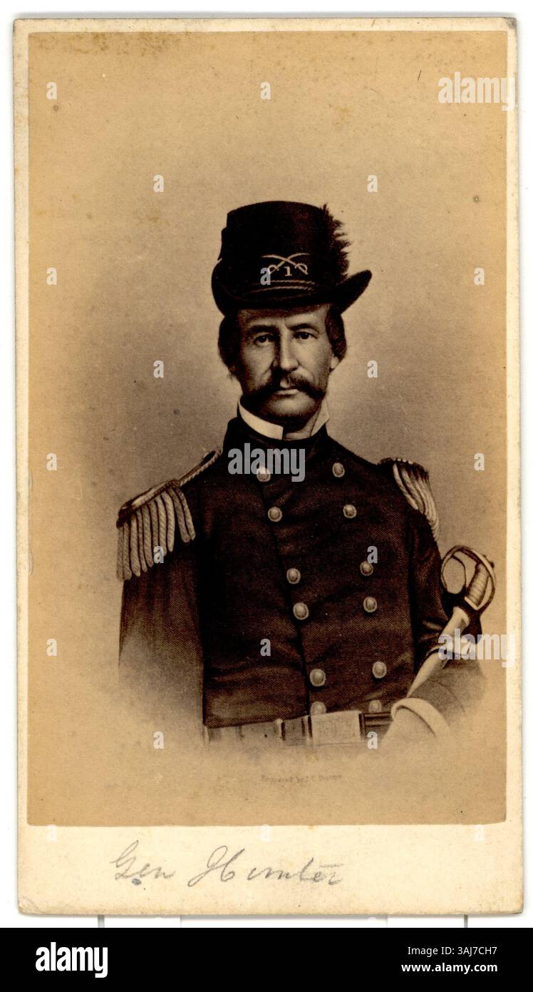 Questa fotografia, scattata tra il 1861 e il 1865, raffigura David Hunter, un generale dell'esercito dell'Unione durante la guerra di secessione americana. L'immagine riflette lo stile formale del ritratto della metà del XIX secolo. Foto Stock