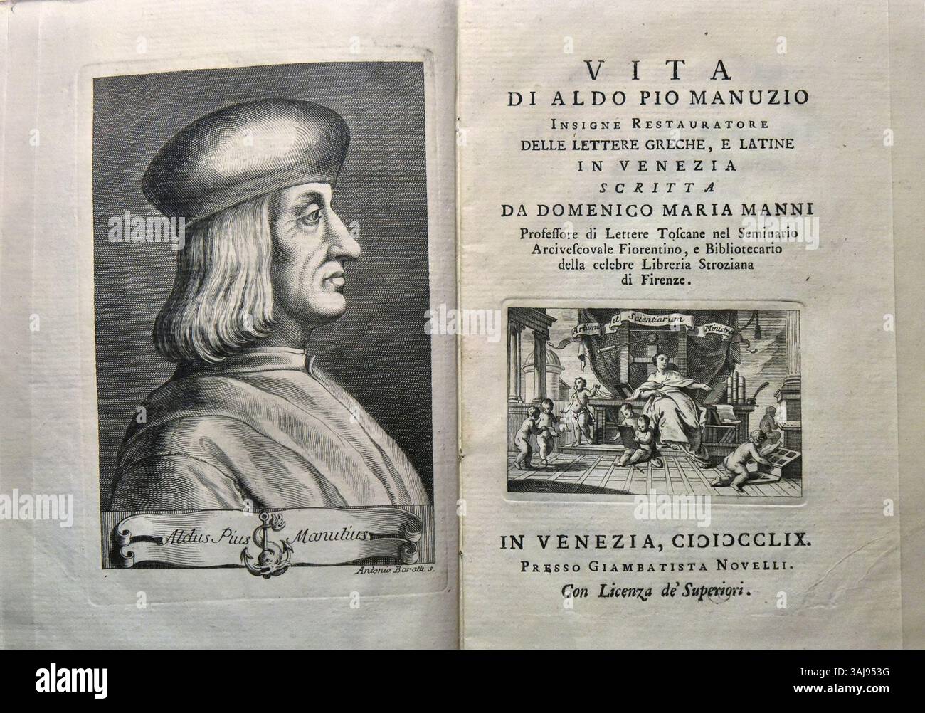 La *vita di Aldo Pio Manuzio* è un testo storico che racconta la vita di Aldo Pio Manutio, un importante editore italiano del XV secolo. I suoi contributi alla stampa e alla tipografia furono significativi per il Rinascimento. Foto Stock