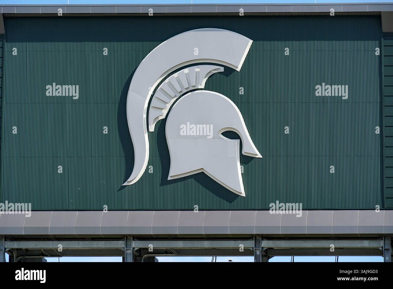 Lansing, Michigan - Michigan State University, nota per la sua squadra di calcio spartana, il cui logo è un antico casco greco Foto Stock