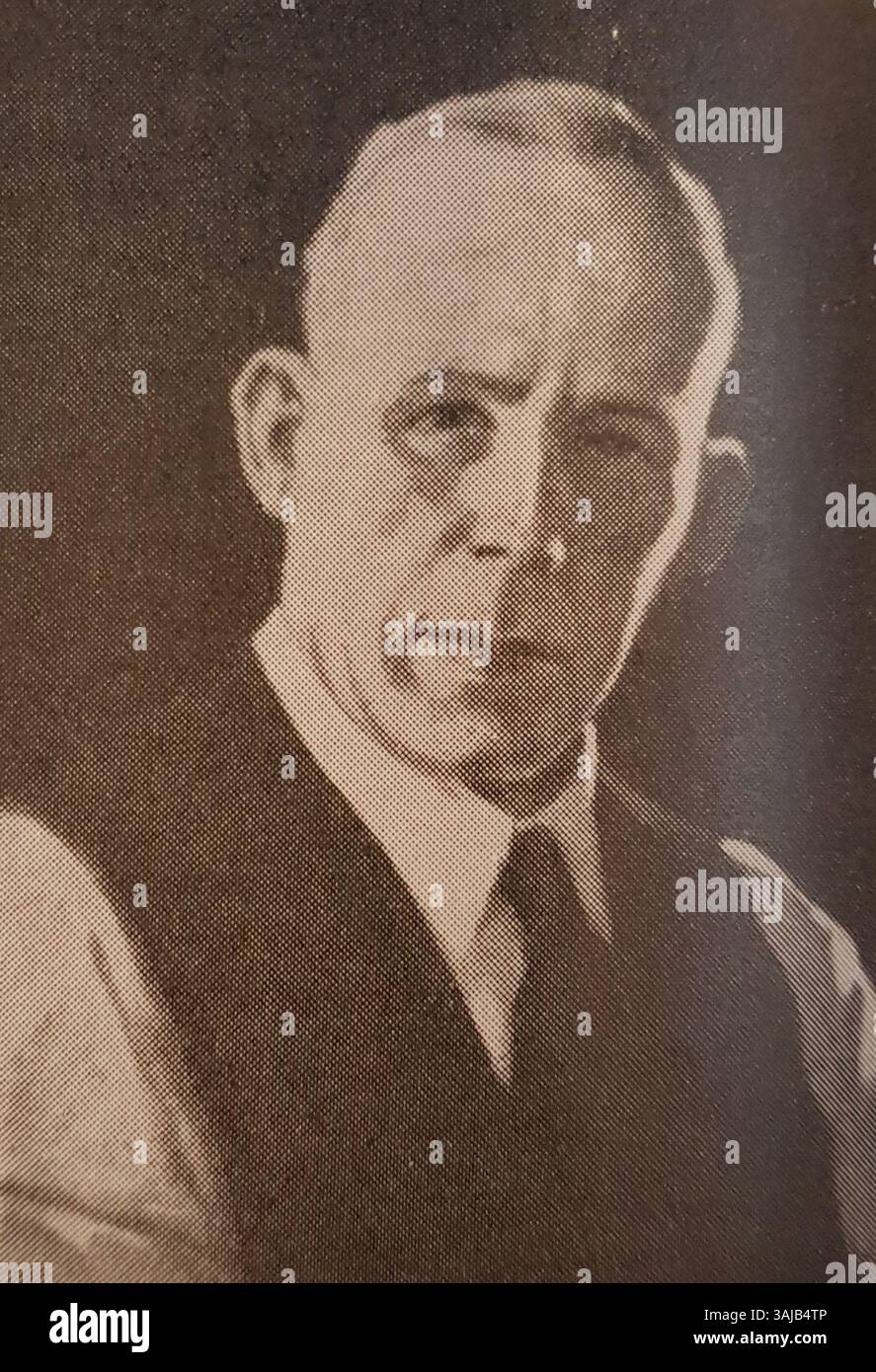 Questo autoritratto di Folke Sinclair è una riproduzione fotografica che mette in evidenza la sua abilità nel catturare le sue immagini. Rappresenta il contributo di Sinclair alla ritrattistica svedese del XX secolo. Foto Stock