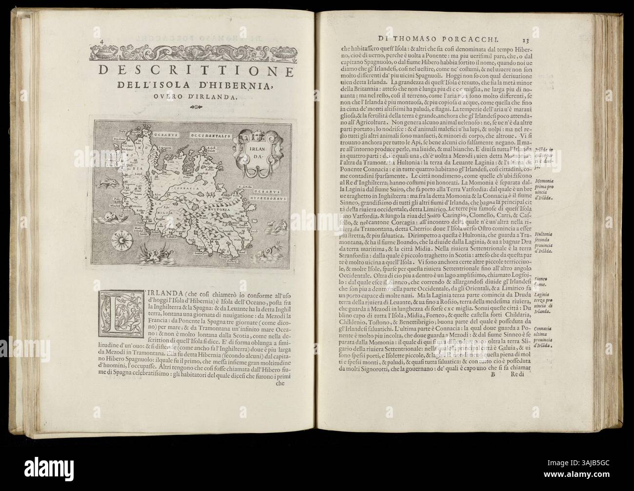 Il libro "le isole più famose del mondo" di Tommaso Porcacchi, pubblicato nel 1576, è una rara opera storica. Contiene illustrazioni e mappe di Girolamo Porro, che descrivono le isole in tutto il mondo, compresa una sezione di quattro pagine sulle province irlandesi e i loro costumi. Tenuto nella biblioteca Chester Beatty, questo lavoro riflette il fascino rinascimentale per la geografia e l'esplorazione. Foto Stock