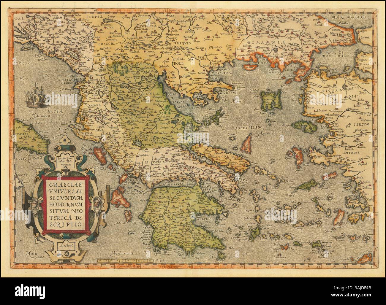 La mappa della Grecia di Abraham Ortelius del 1584 è un importante esempio di cartografia rinascimentale, che descrive in dettaglio la geografia e i confini politici della Grecia antica e contemporanea. Foto Stock