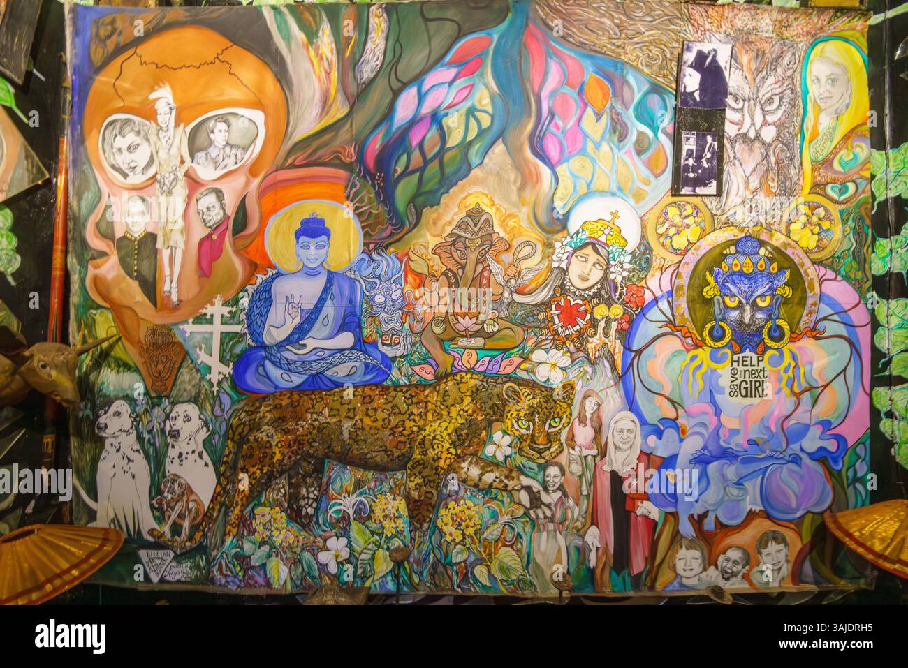 15.01.25. Kandy, Sri Lanka. Helga's Folly a Kandy, Sri Lanka, è un hotel boutique unico pieno di arte, che combina arredi eccentrici, fascino vintage e sup Foto Stock