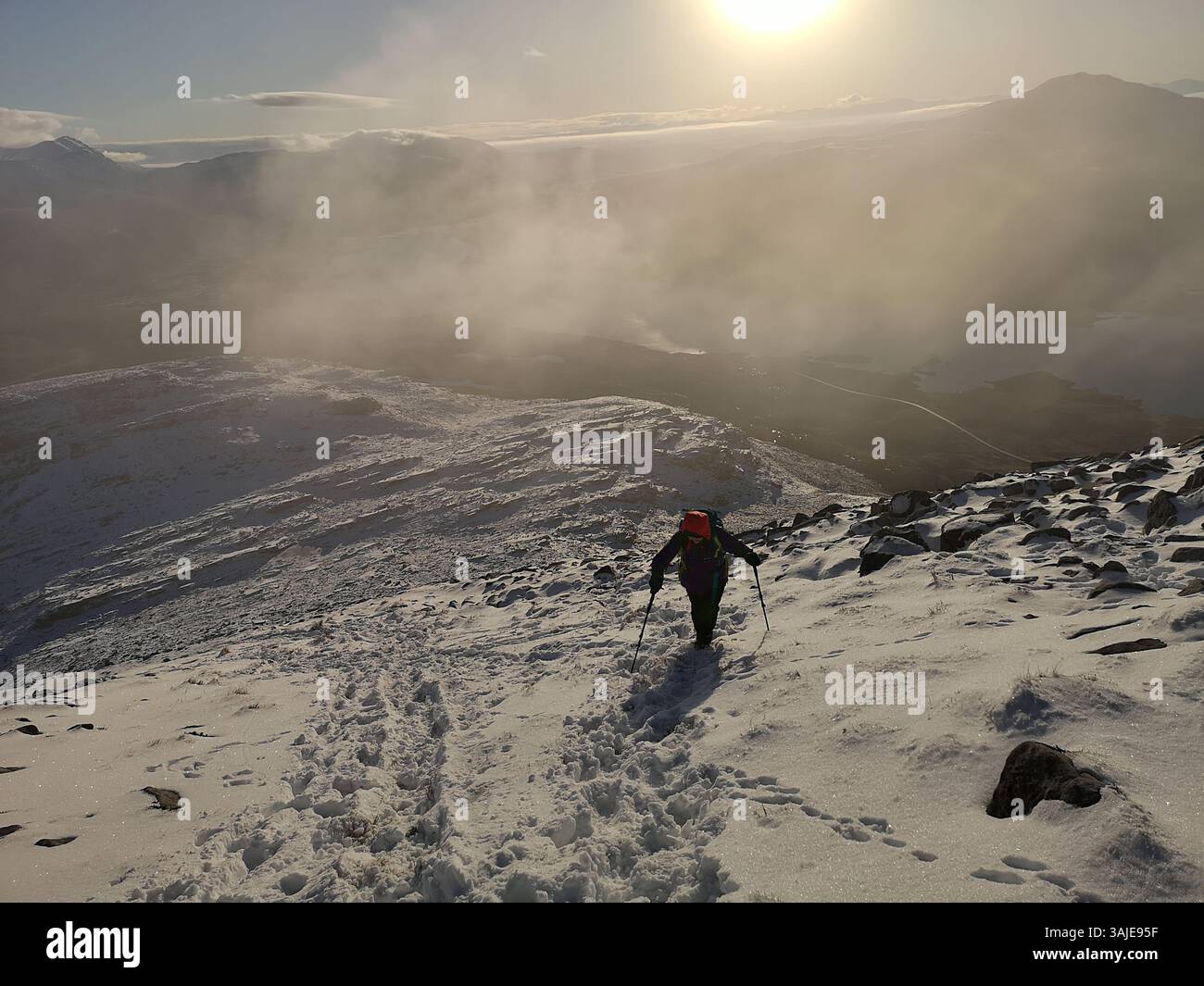 L'iconico scenario di Assynt in Scozia, che fa parte del percorso North Coast 500 che include splendide spiagge come Achmelvich e Suilven Peak. Foto Stock