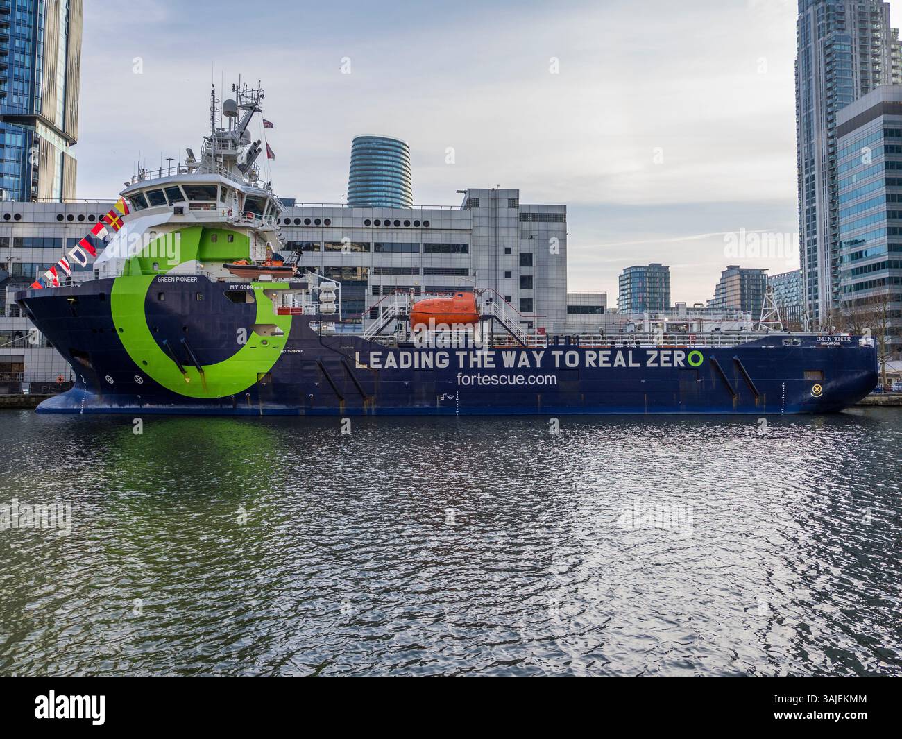 Fortescue Green Pioneer , Using Ammonia, Zero-Carbon Fuel, Docklands, Londra, Inghilterra, Regno Unito, Gran Bretagna. Foto Stock