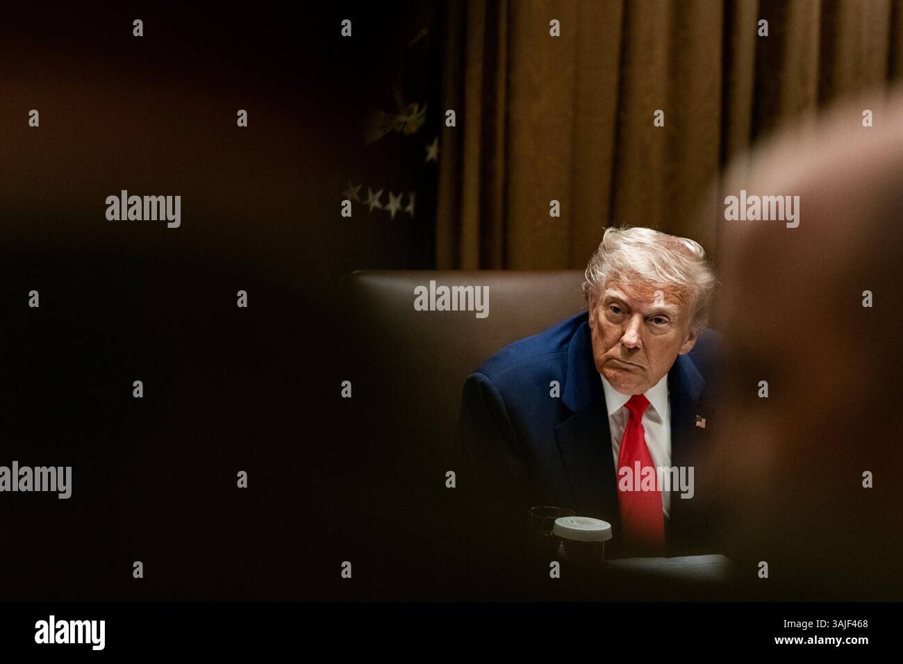 WASHINGTON DC, USA - 10 aprile 2025 - il presidente degli Stati Uniti Donald Trump tiene una riunione del Gabinetto, giovedì 10 aprile 2025, nella sala del Gabinetto del White Hou Foto Stock