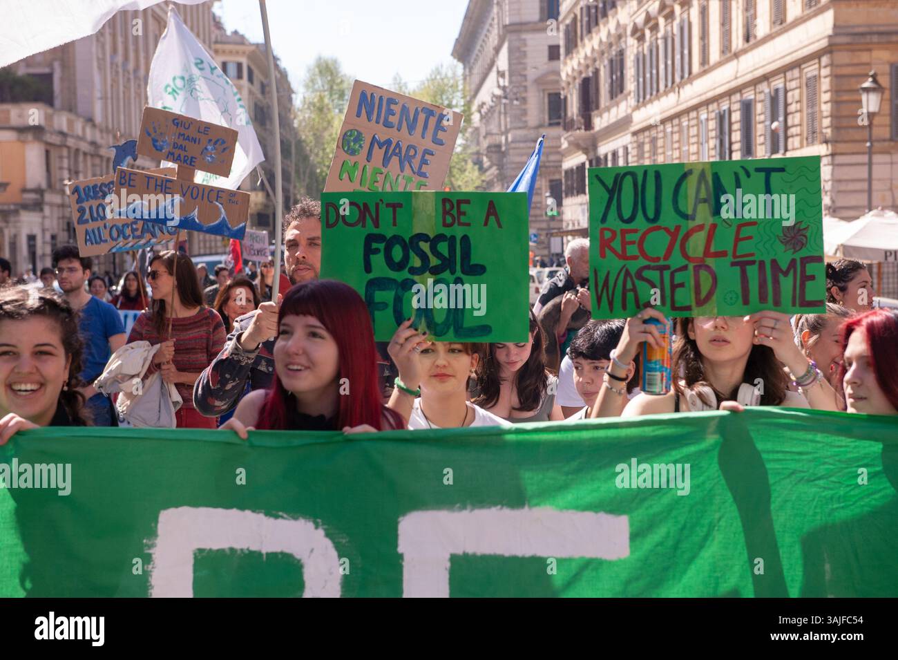 Roma, Italia. 11 aprile 2025. Roma, Italia 11 aprile 2025: Venerdì per il futuro crediti: andrea sabbadini/Alamy Live News Foto Stock