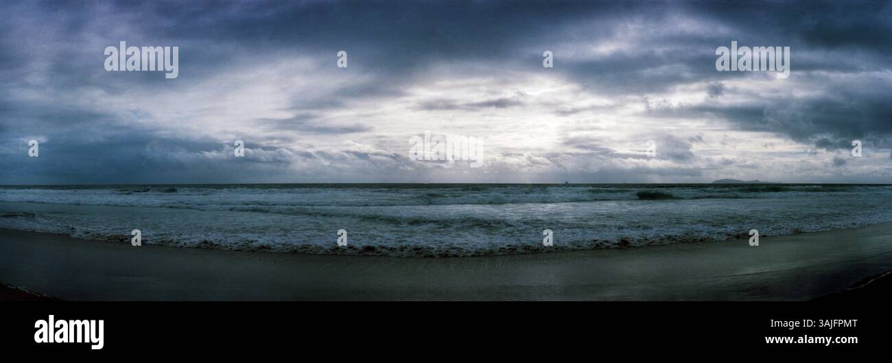 Vista panoramica delle nuvole sull'Oceano Pacifico, Rosarito Beach, Baja California, Messico Foto Stock