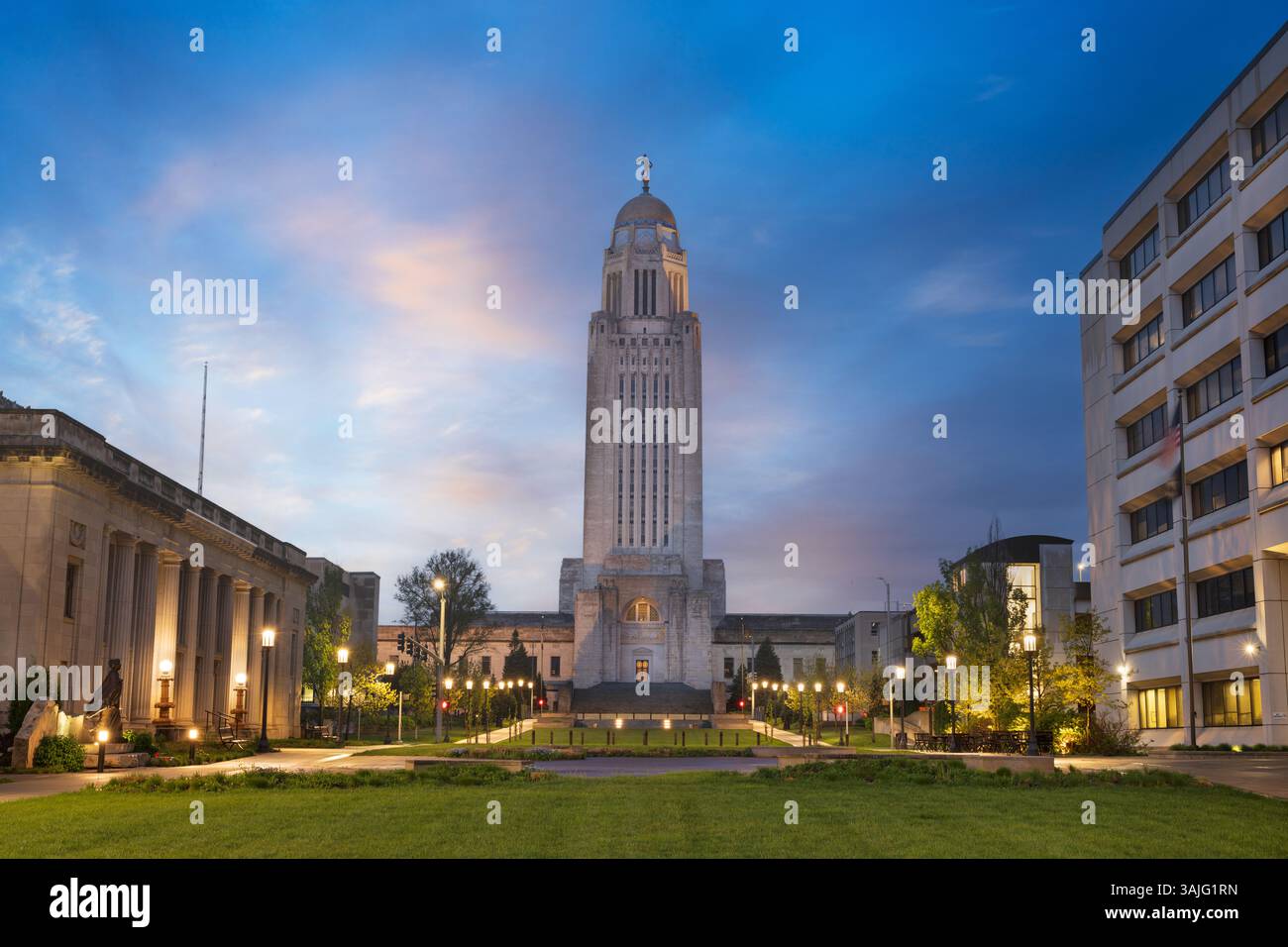 Lincoln, Nebraska, USA State Capitol al crepuscolo. Foto Stock