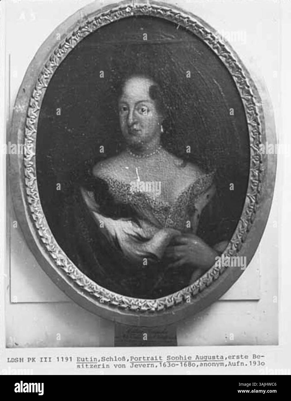 Un ritratto ad olio del XVII secolo di Sofia Augusta di Holstein-Gottorp, moglie di Giovanni vi, Principe di Anhalt-Zerbst, catturando le sue nobili caratteristiche e la sua presenza regale al Castello di Eutin. Foto Stock