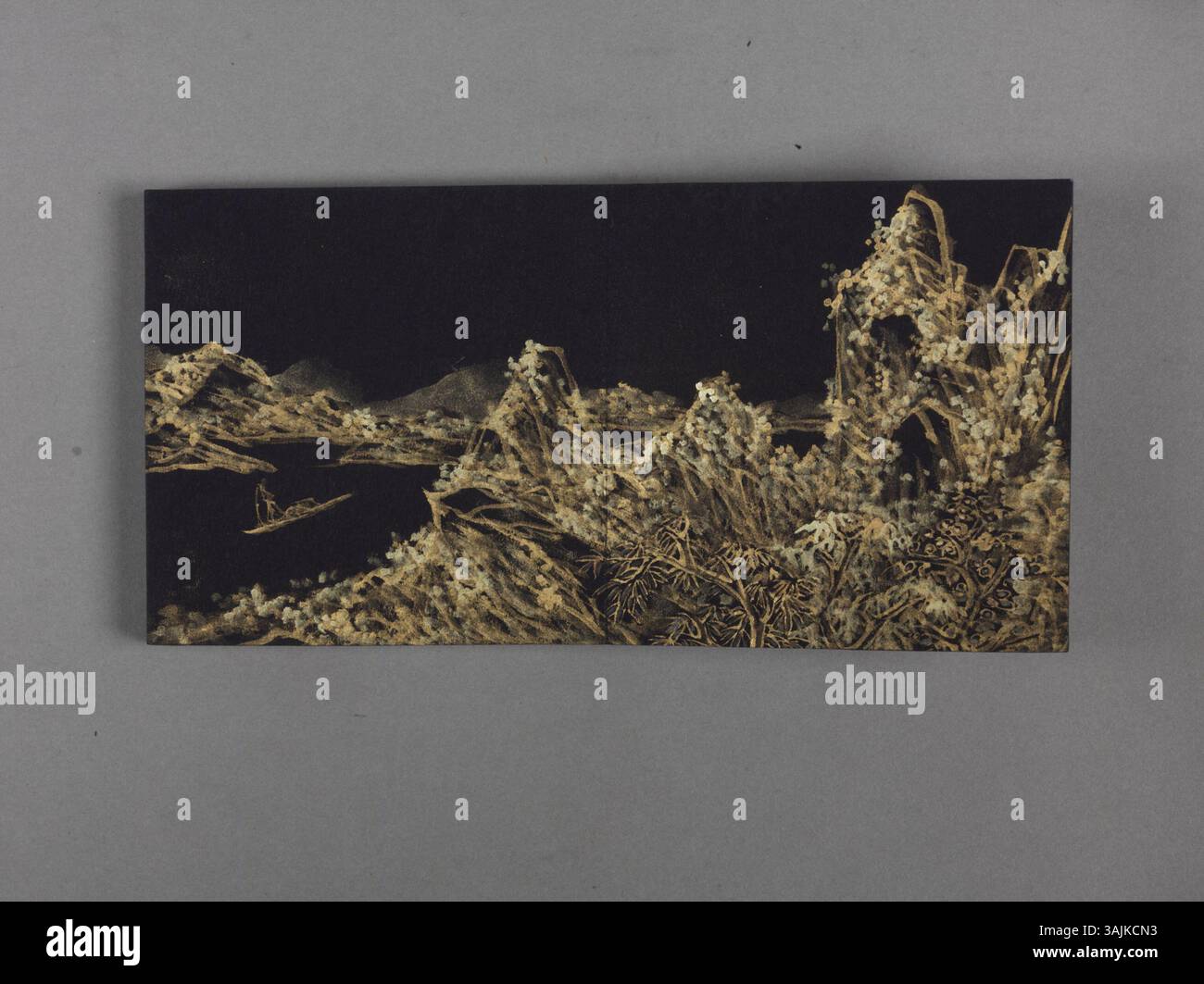 Questo dipinto cinese, ospitato nel Museo del Palazzo, rappresenta un significativo esempio di arte tradizionale cinese, che mostra l'artigianato e le tecniche utilizzate durante la dinastia Qing. Foto Stock