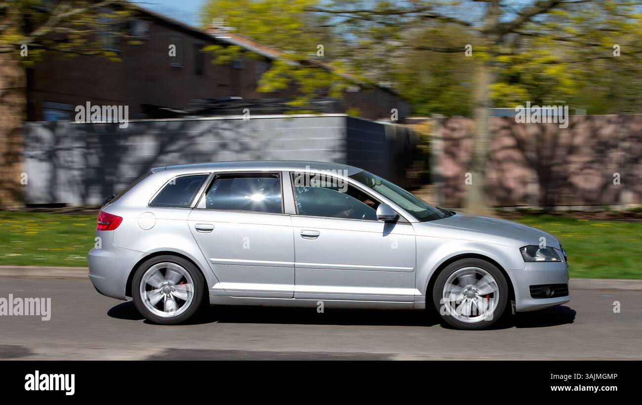 Milton Keynes, Regno Unito - 9 aprile 2025: 2009 Silver diesel Audi A3 sportback car Foto Stock