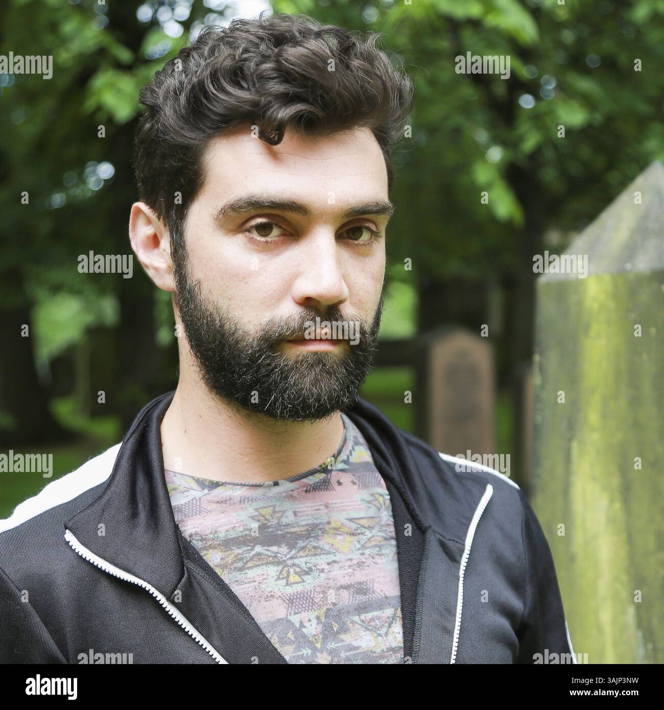 21 giugno 2017 - Edinbrgh, Scozia, Regno Unito - l'attore rumeno ALEC SECAREANU promuove il pluripremiato film "God's Own Country" del Regno Unito. Secareanu è noto per il suo lavoro sul paese di Dio (2017), Matasari (2011) e minte-ma frumos in Centrul Vechi (2016). (Immagine di credito: © Armando Gallo/ZUMA Studio) Foto Stock