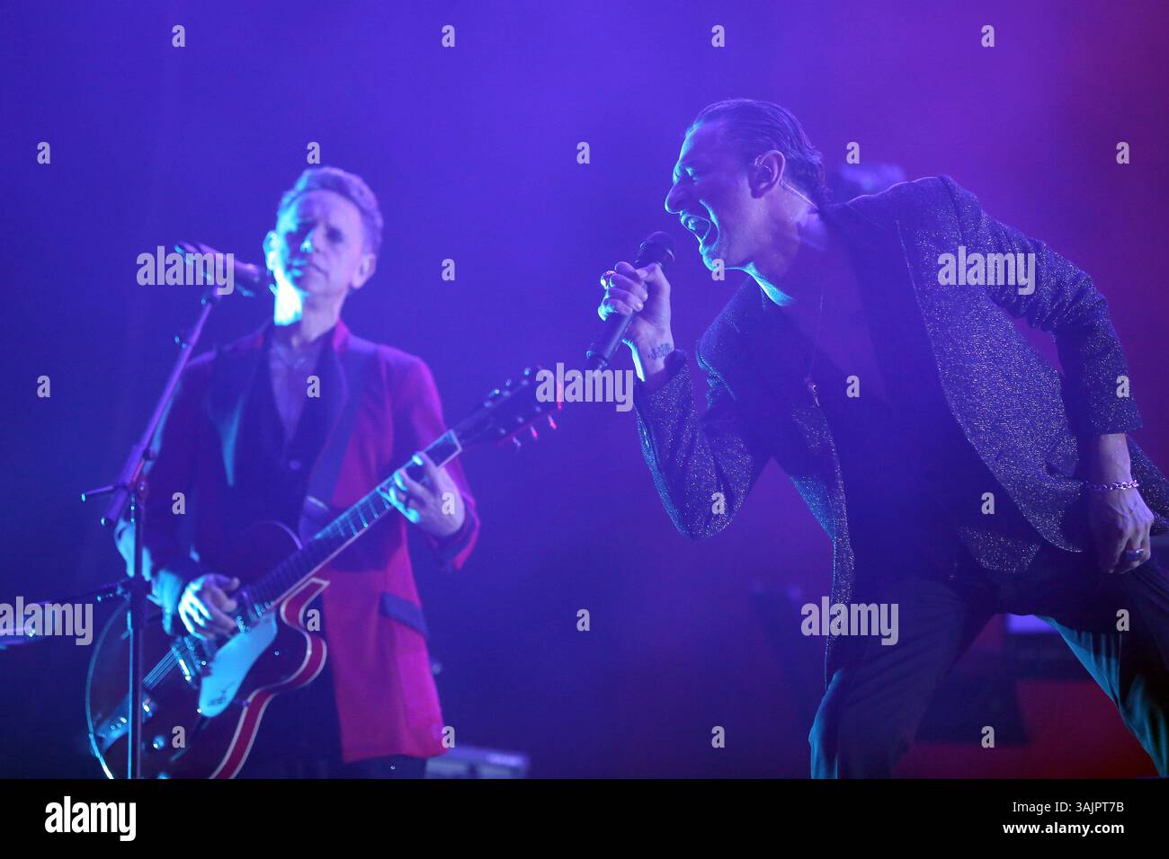 8 luglio 2017 - Lisbona, Portogallo - la band britannica Depeche Mode, il cantante Dave Gahan, si esibisce al festival musicale NOS Alive di Lisbona, Portogallo, l'8 luglio 2017. Foto: Pedro Fiuza. (Immagine di credito: © Pedro Fiuza via ZUMA Wire) Foto Stock