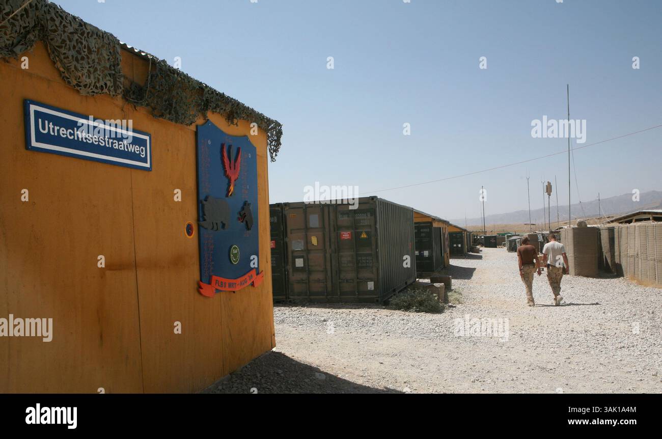 21 settembre 2009 - Tarin Kowt, Uruzgan, Afghanistan - i soldati di Kamp Holland vivono in container antiaerei. Questi bunker sono al sicuro da attacchi di artiglieria e razzi. In ogni stanza sono alloggiati da tre a quattro soldati. (Immagine di credito: © Ton Koene/ZUMA Press) Foto Stock