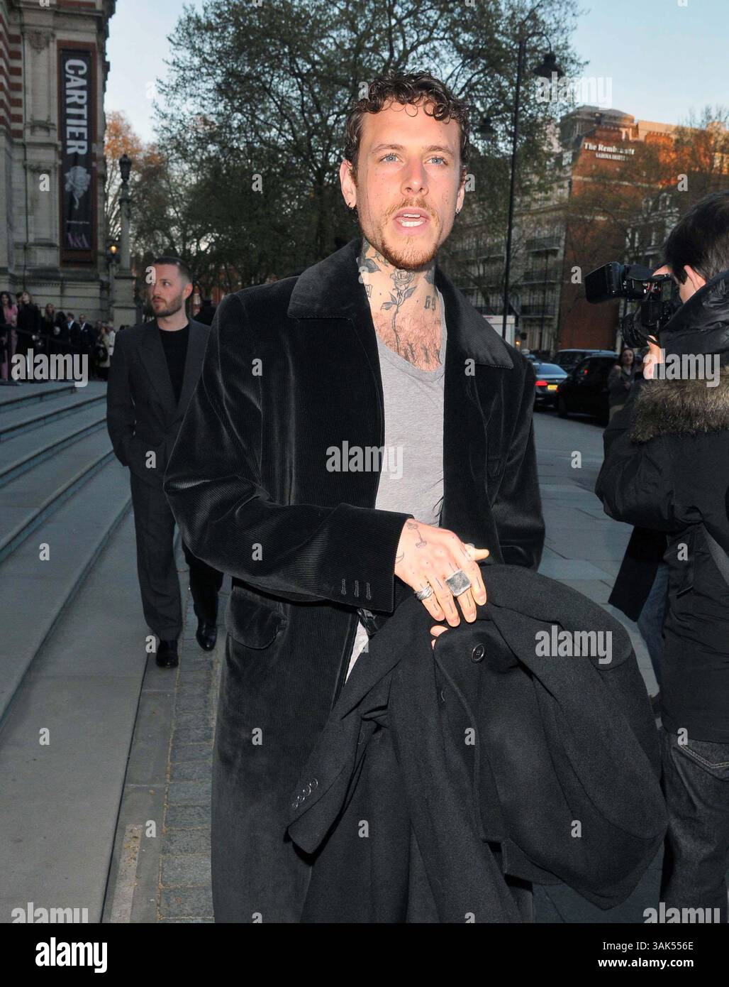 Londra, Regno Unito. 09 aprile 2025. Joseph Lawrence alla Cartier Exhibition VIP vista privata, Victoria & Albert Museum, Cromwell Road, mercoledì 9 aprile 2025 a Londra, Inghilterra, Regno Unito. CAP/CAN © CAN/Capital Pictures credito: Capital Pictures/Alamy Live News Foto Stock