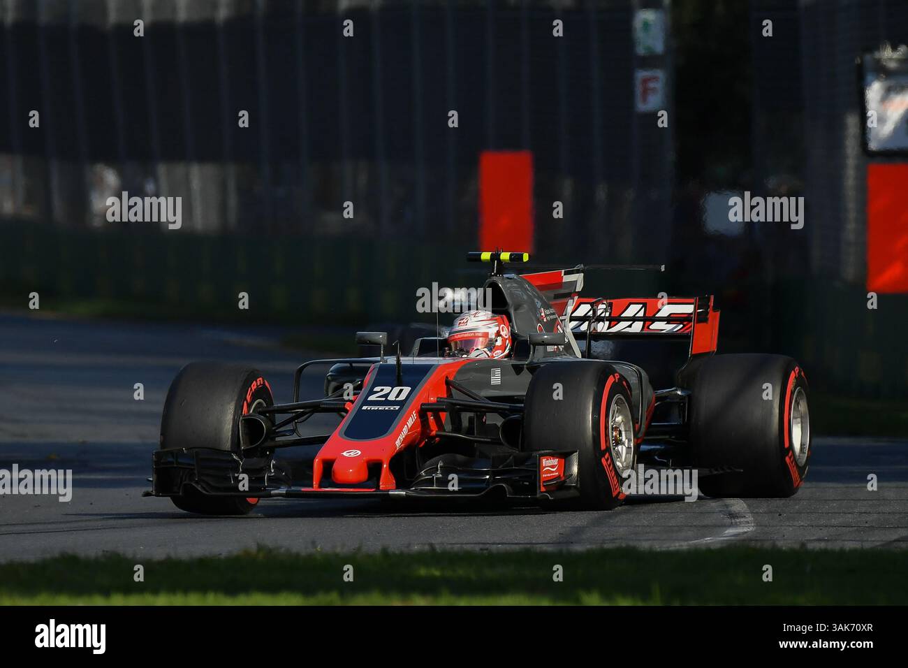 26 marzo 2017: Kevin Magnussen (DEN) n. 20 dei round del team Haas F1 girano tre al Gran Premio di Formula uno australiano 2017 ad Albert Park, Melbourne, Australia. Sydney Low/Cal Sport Media (immagine di credito: &Copy; Sydney Low/CSM tramite cavo ZUMA) Foto Stock