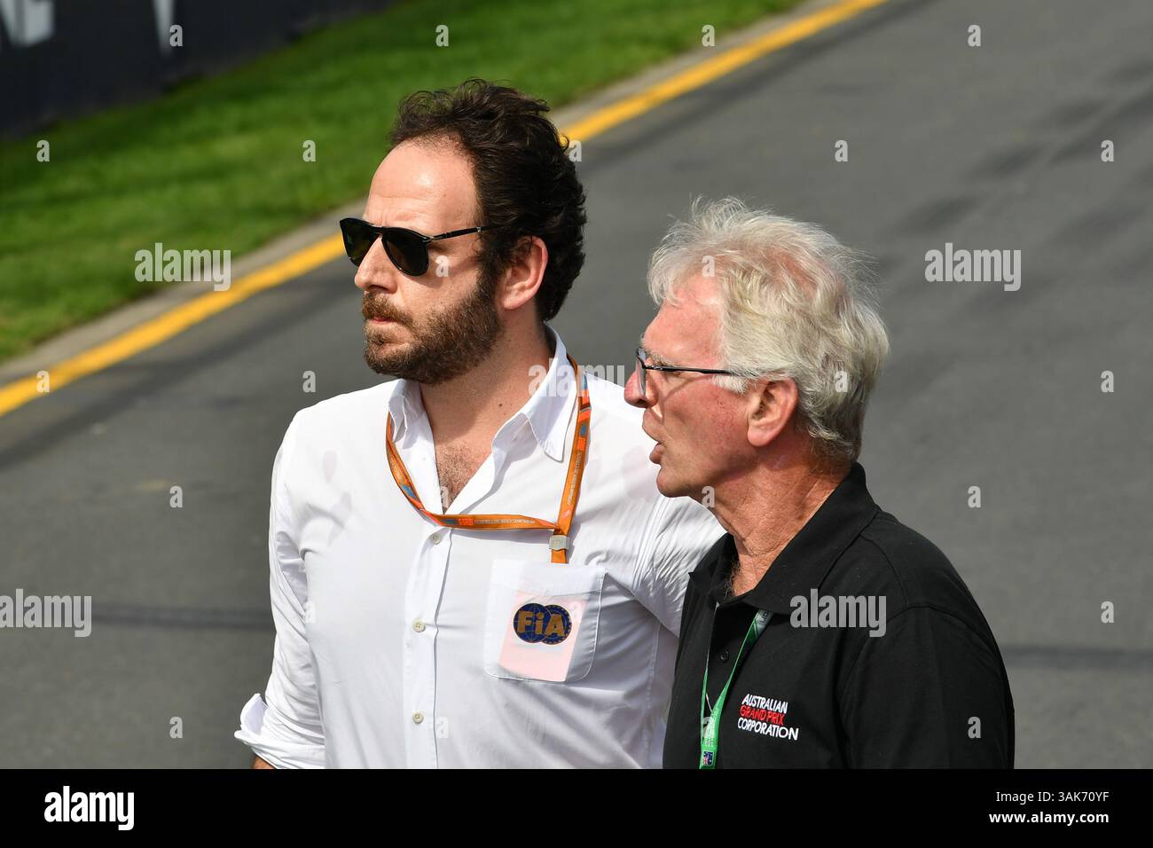 26 marzo 2017: Matteo Bonciani, responsabile delle comunicazioni della F1, oltreoceano, ha scattato foto ai piloti al Gran Premio d'Australia di Formula 1 2017 ad Albert Park, Melbourne, Australia. Sydney Low/Cal Sport Media (immagine di credito: &Copy; Sydney Low/CSM tramite cavo ZUMA) Foto Stock