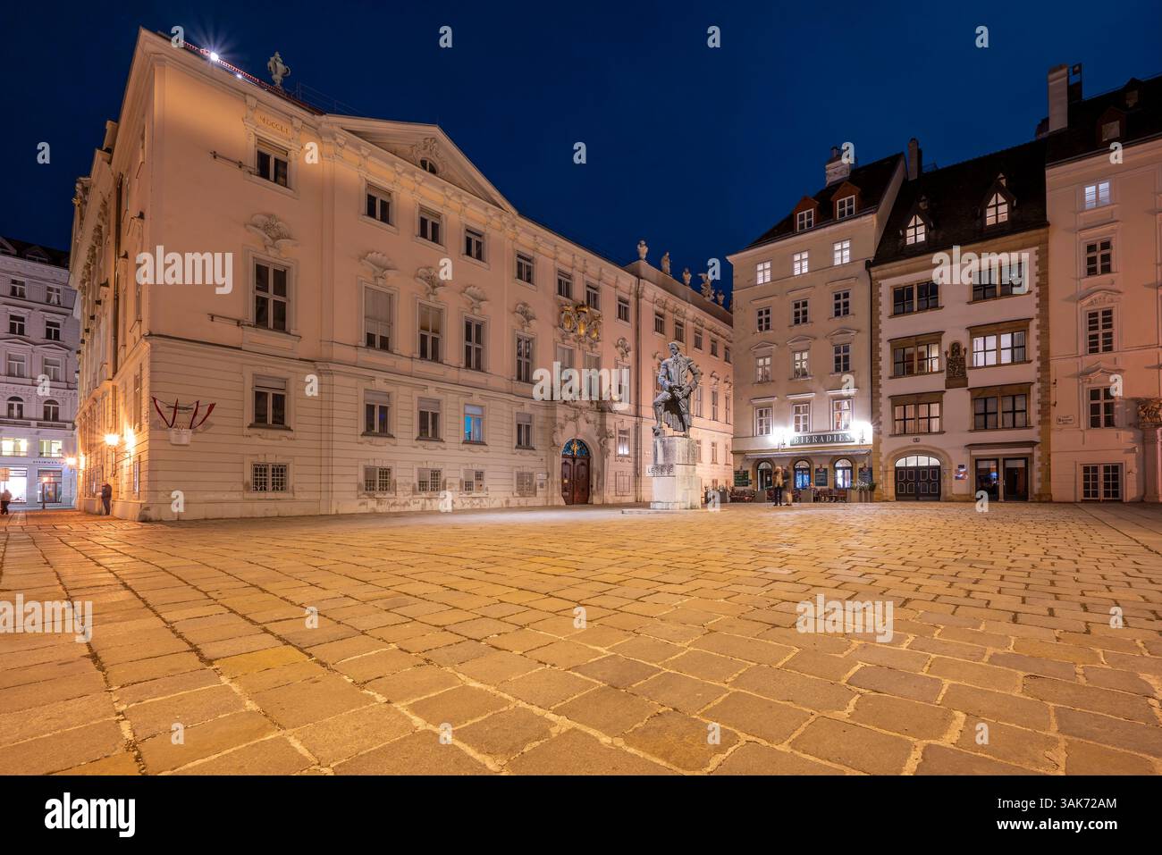 Judenplatz (Piazza ebraica) di notte, Vienna, Austria Foto Stock