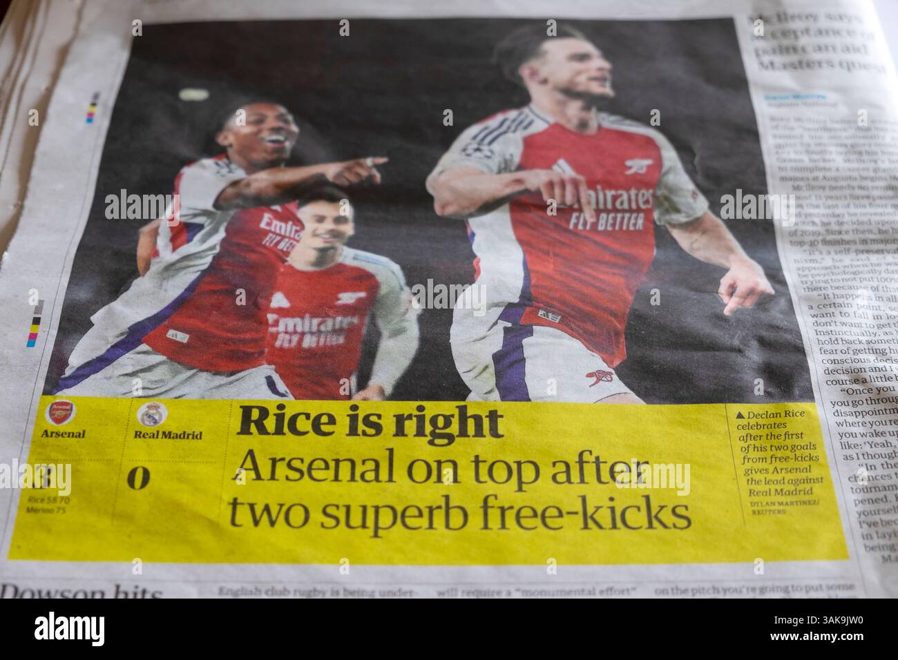 Declan "Rice ha ragione l'Arsenal in cima dopo due fantastici calci di punizione" contro la partita di calcio del Real Madrid Champions League dell'8 aprile 2025 Regno Unito Foto Stock