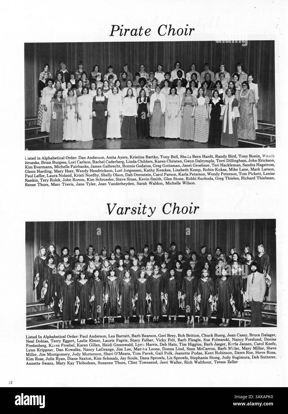 Documentando l'anno scolastico 1972-1973, questo 1977 Park Center High Yearbook mette in mostra importanti attività studentesche, il coinvolgimento degli insegnanti e lo spirito atletico che ha definito l'anno. Foto Stock