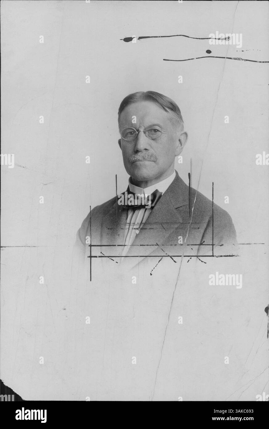 James A. Ridgway era un individuo coinvolto in varie attività, contribuendo alla sua comunità, con il suo profilo conservato nell'archivio della Hennepin County Library. Foto Stock