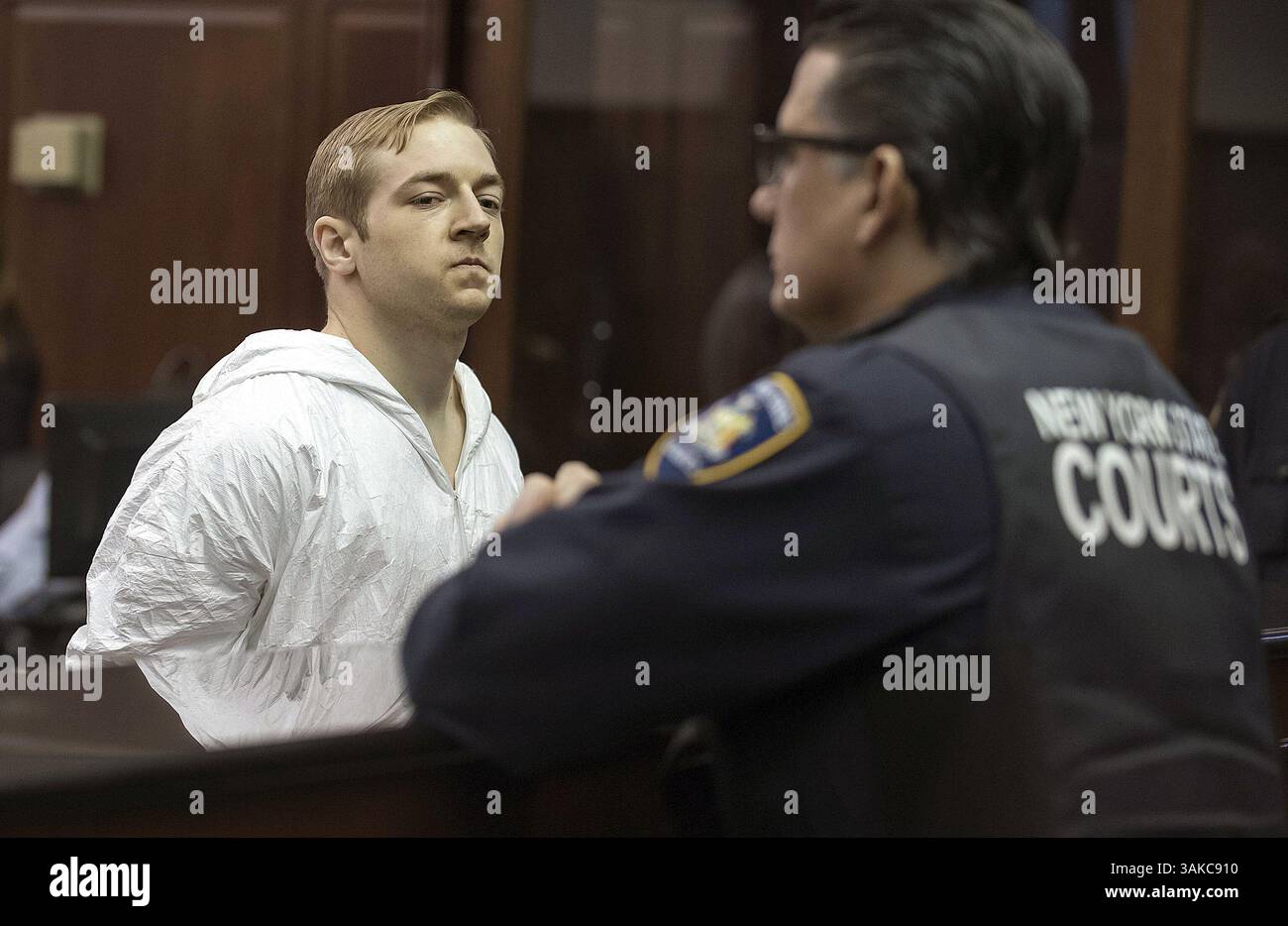 23 marzo 2017 - New York, NEW YORK, STATI UNITI D'AMERICA - James Harris Jackson appare in tribunale penale durante la sua sentenza, giovedì 23 marzo 2017, a New York. Jackson, accusato di aver ucciso a caso Timothy Caughman, un uomo di colore di 66 anni per le strade di New York pugnalandolo con una spada, è stato accusato giovedì di omicidio come crimine d'odio. STEVEN HIRSH/POOL/PI (immagine di credito: © Prensa Internacional via ZUMA Wire) Foto Stock