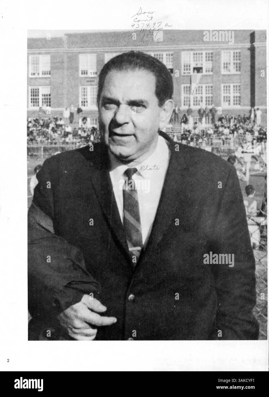 L'Edison Yearbook 1971 cattura l'essenza della vita studentesca, delle attività extracurricolari, dello sport e del riconoscimento della facoltà. L'annuario fornisce informazioni sulla storia afroamericana all'interno della comunità scolastica, documentando le principali attrazioni culturali e accademiche. Foto Stock