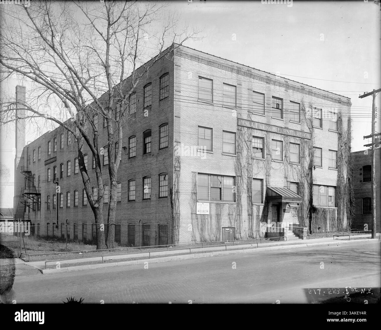 La William A. French Furniture Company era un'importante azienda locale a Minneapolis, nota per la fornitura di mobili di qualità tra la fine del XIX e l'inizio del XX secolo. L'azienda ha contribuito alla crescita dell'industria del mobile di Minneapolis, offrendo una varietà di mobili e articoli per la casa. Foto Stock