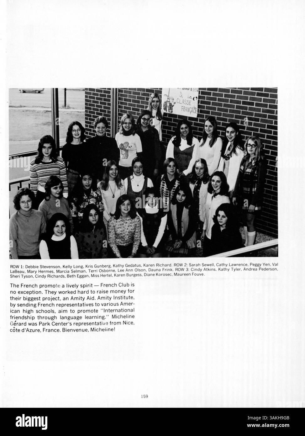 Il 1973 Park Center High Yearbook, Pirate volume 2, presenta una documentazione visiva dell'anno scolastico 1972-1973, con copertura di studenti, insegnanti, atletica, club e grandi eventi scolastici. Foto Stock