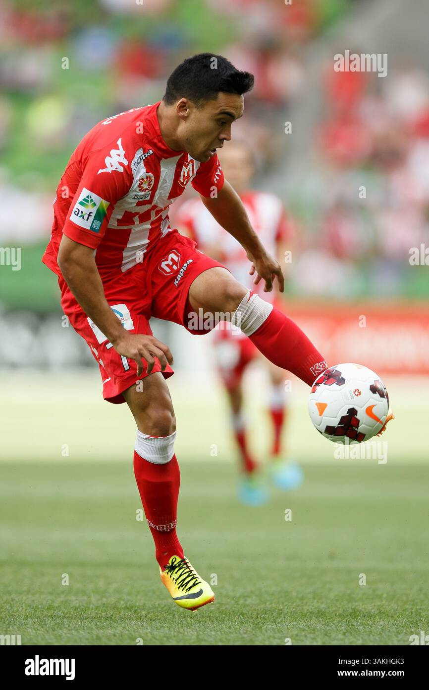1° dicembre 2013 - Melbourne, Victoria, Australia - Iain RAMSAY del cuore controlla la palla nel round otto partita tra Melbourne Heart e Adelaide United nella stagione australiana Hyundai A-League 2013-24 all'AAMI Park di Melbourne, Australia. (Immagine di credito: © Sydney Low/ZUMAPRESS.com) Foto Stock