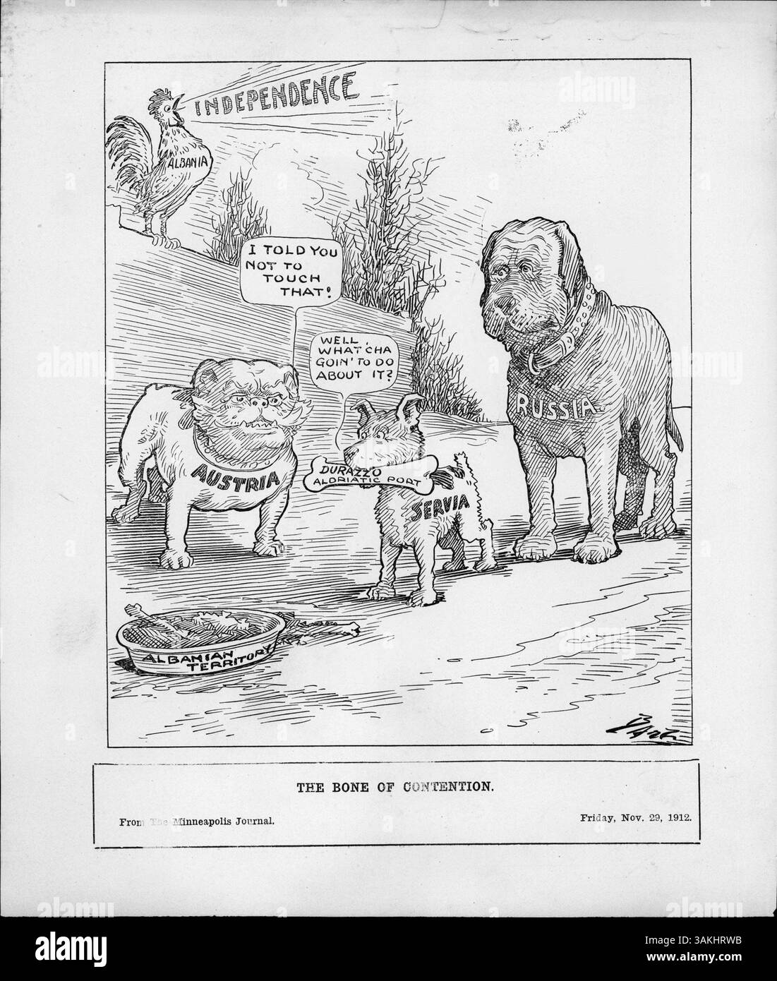 L'illustrazione "The Bone by Conention" raffigura un cane etichettato Austria che affronta un cane più piccolo etichettato Servia su un osso etichettato Porto Adriatico di Durazzo, evidenziando la disputa territoriale e il coinvolgimento della Russia nella questione durante l'inizio del XX secolo. Foto Stock
