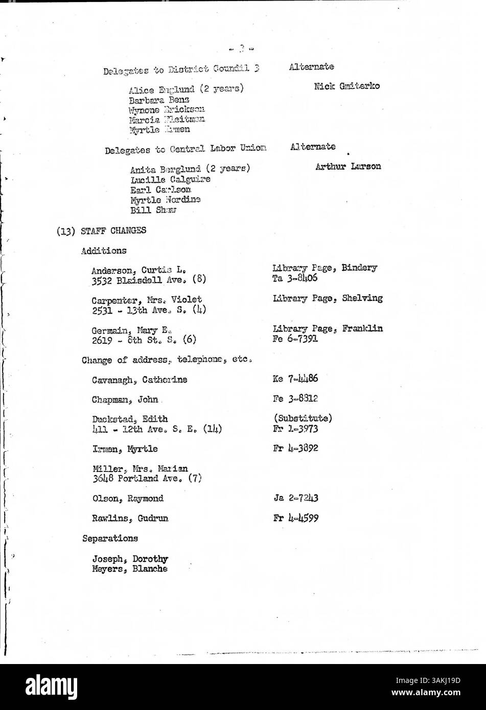 Questo bollettino settimanale della Minneapolis Public Library 1957 contiene aggiornamenti chiave, notizie interne e annunci per i dipendenti e i membri del personale della biblioteca. Foto Stock
