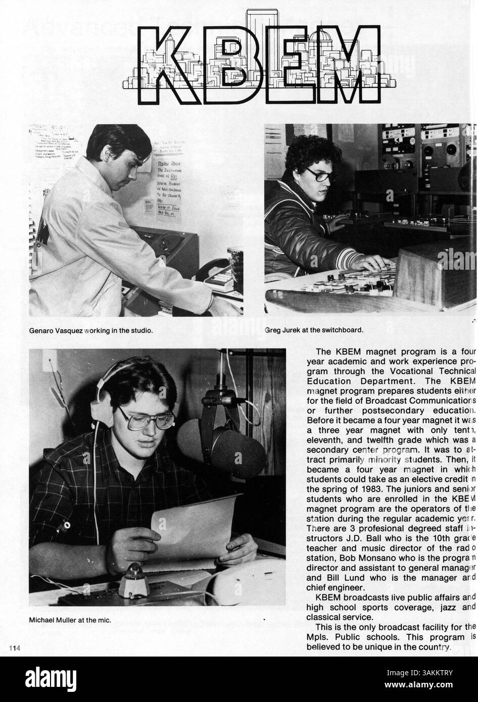 L'annuario della North High School del 1985 documenta i momenti chiave dell'anno scolastico 1984-1985, tra cui ritratti di studenti, squadre sportive, insegnanti e vari eventi scolastici. Si noti che le pagine 10 e 11 mancano in questa edizione. Foto Stock