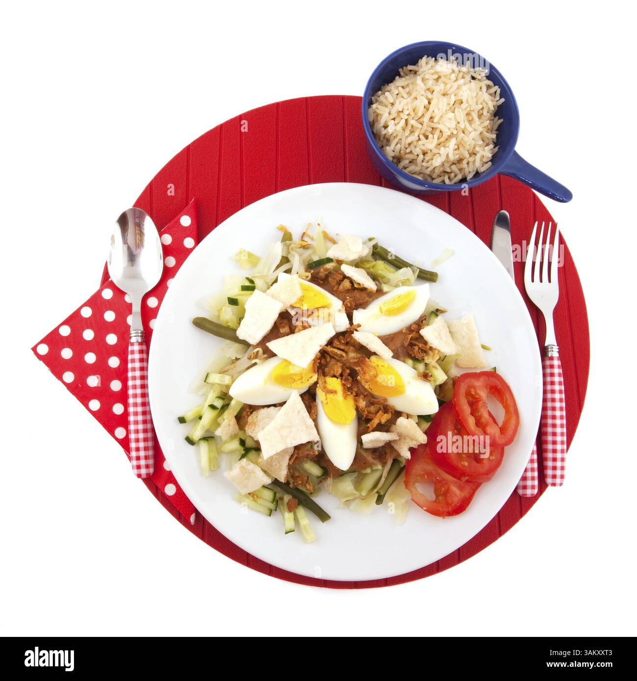 Indonesiano cibo vegetariano gado gado con uovo Foto Stock