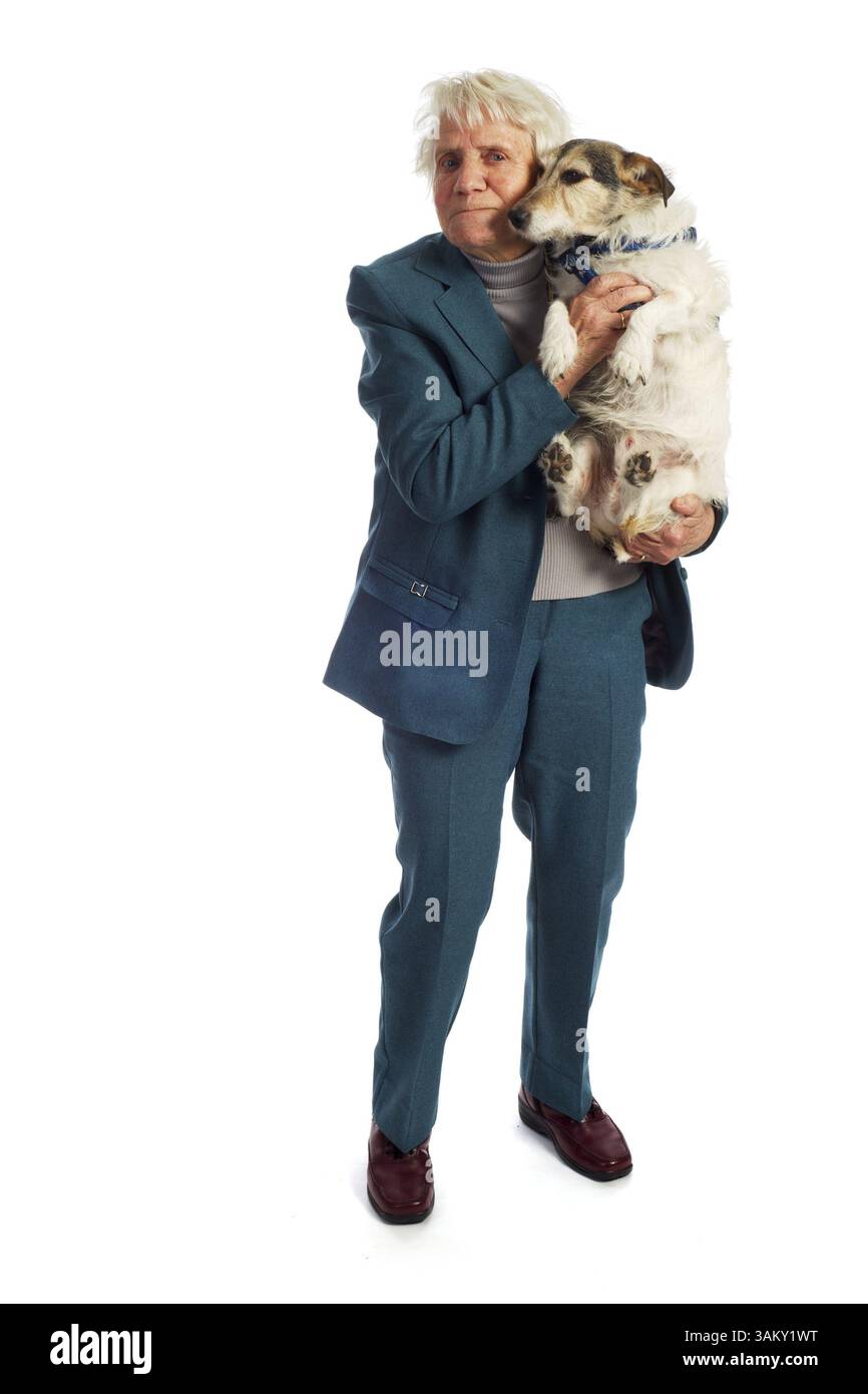 Donna anziana con il suo Jack Russel cane Foto Stock